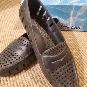 Mens black Floafers size 10 (fits 8/9)